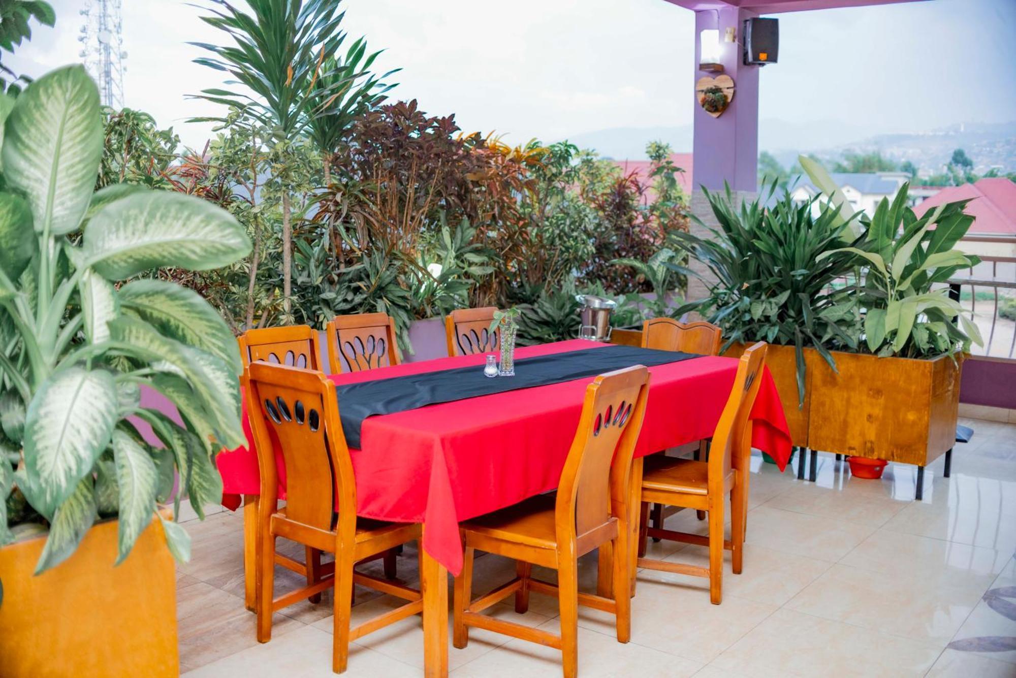 Tigers'S Apartment Hotel Bujumbura Extérieur photo